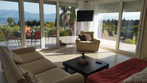View 2 bedrooms in Loukísia