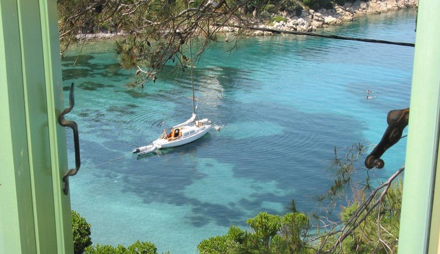Vilavala: Perched High in the Pines Above a Secluded, Swimmable Cove in Alonnisos