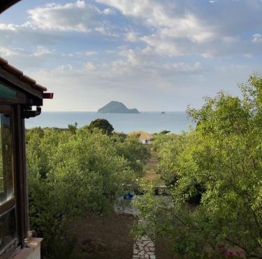 Villa Anta house by the sea in Lithakia