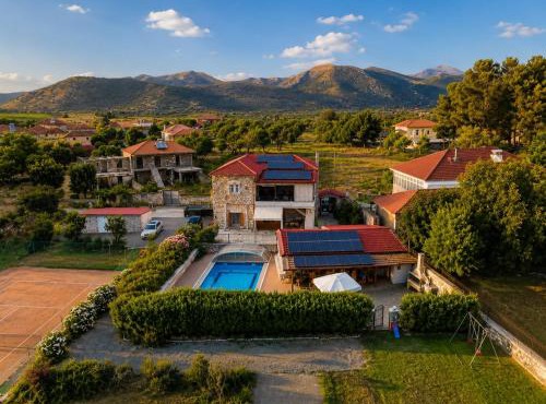 Villa Arcadia Private Pool and Tennis Court in Tripoli