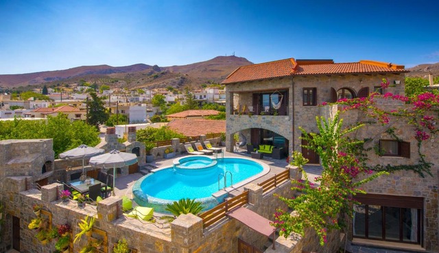 Villa Belladonna - Heraklion Private Pool Getaway in Pómbia