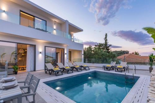 Villa Bougainvillea Boutique 3 by Villa Plus in Marathias