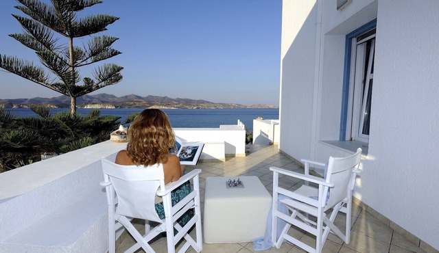 Villa by the sea in Πολλώνια