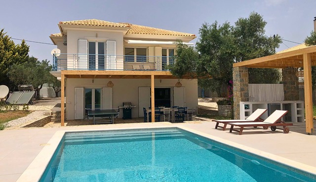 Villa Carla with private pool, sea view, peacefully located, close to the beach in Kamaria