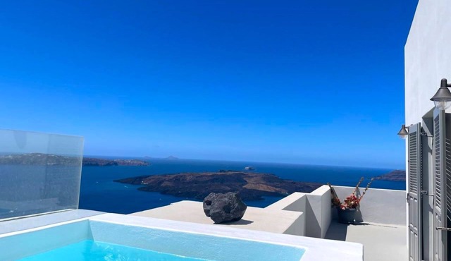 Villa DALI Leda - New private villa with jacuzzi and amazing view to the volcano in Fira