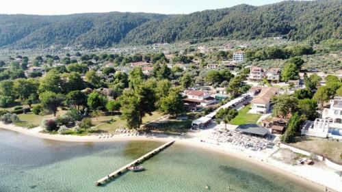 Villa Dimitrios(2 independent apartments 200sq m) in Vourvourou