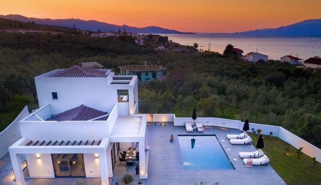 Villa Elysian - Three Bedroom Villa, Sleeps 6 in Psarou