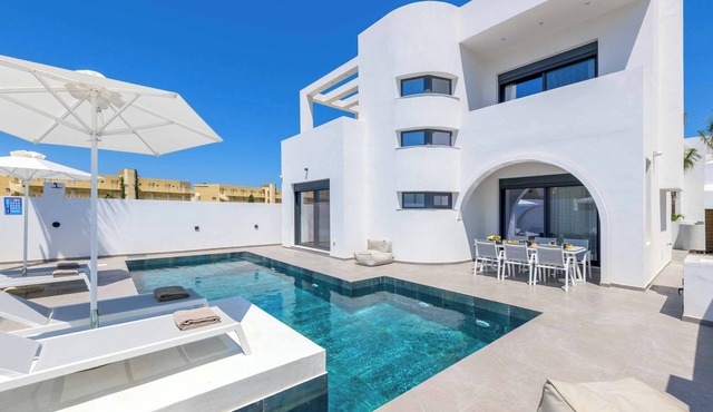 Villa Filia - Three Bedroom Villa, Sleeps 6 in Ialysos