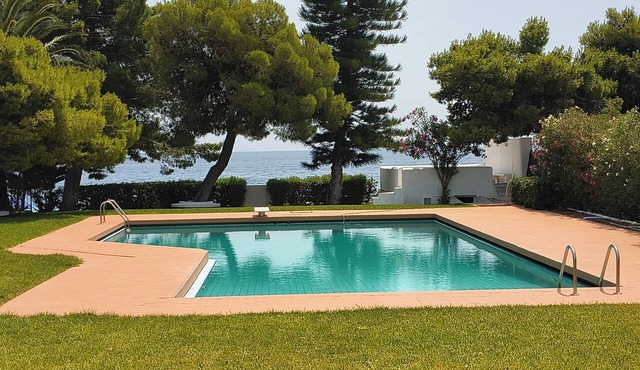 Villa Georgia Dream | Seafront with Private Pool in Kineta