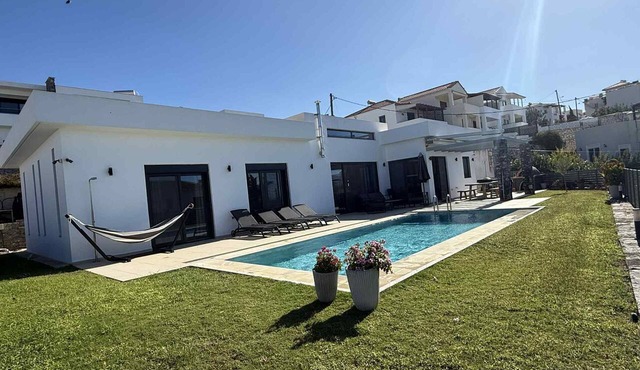 Villa Giil, a large, modern, family-friendly house with a private pool in Plaka Apokoronas