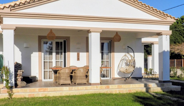 Villa Meraki - High-quality vacation home on the most beautiful sandy beach in Corfu for up to 6 people. in Agios Georgios Argirades
