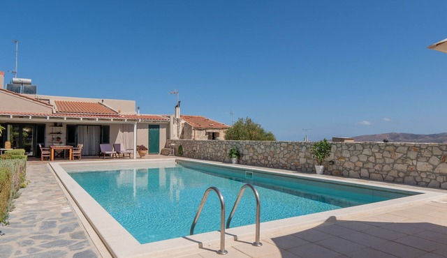 Villa Helidona with Private Pool in Episkopi