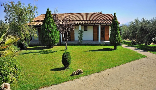 Villa in Adele with Pool & Olive Grove Views in Adèle