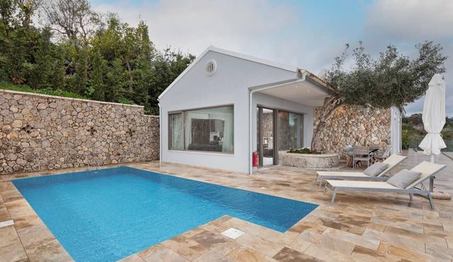 Villa in Corfu with Stunning Mountain Views in Doukades