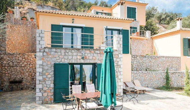 Villa in Greece by Kissakas Beach in Pera Melana