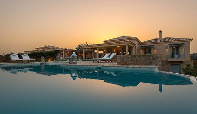 Villa in Peloponnese by Sandy Beach & Pool in Porto Heli