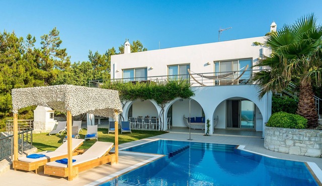 Villa Ioanna with heated pool in Plaka, Chania in Chania