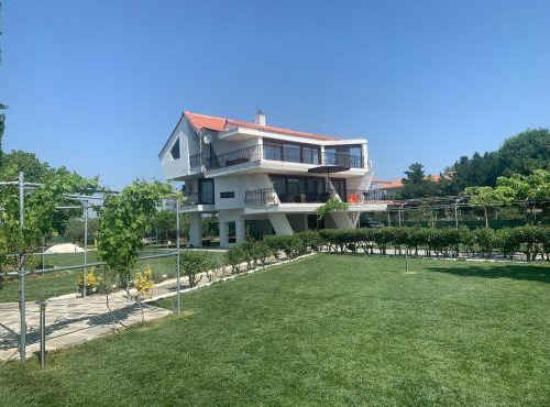 Villa IVIA in Mándra