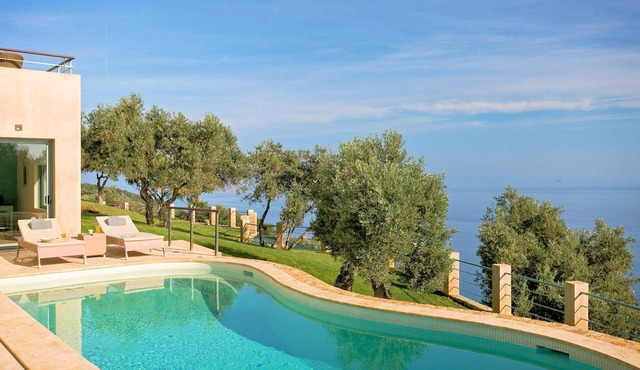 Villa Kalyvia Beta | Kalyvia, Skiathos | Private Infinity Pool & Sea Views in Skiathos