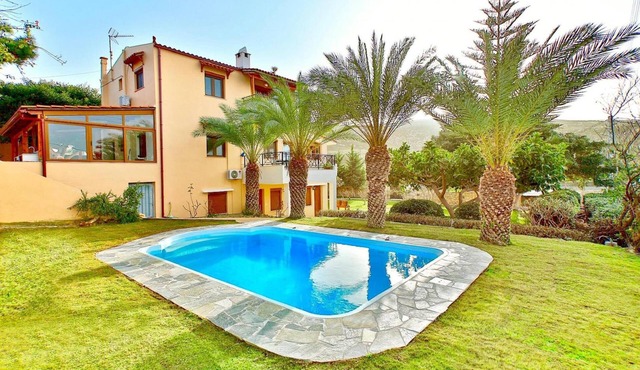 Villa Karteros with private swimming pool in Heraklion