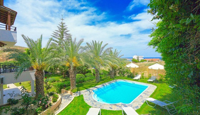 Villa Karteros with private swimming pool in Καρτερός