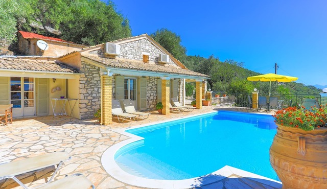 Villa Kefalaki: Superb sceneries and views, private pool in Nissaki