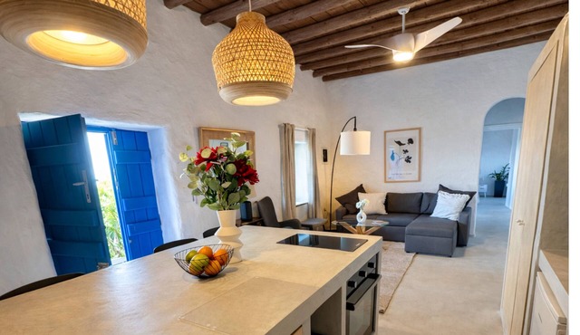 Villa Kotseli: Traditional Stone House with Pool & Sunset Sea Views in Andros