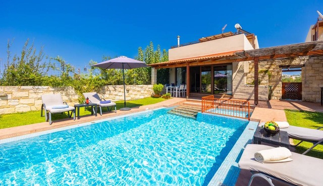 Villa Lemonia - Two Bedroom Villa, Sleeps 4 in Platanias