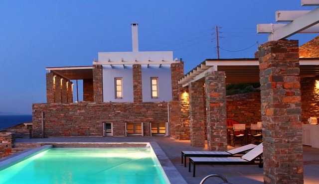 Villa Litharia, enchanting location and view in Kéa