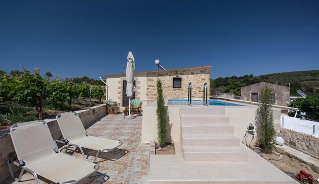 Villa Margarita's farm, private pool in Maláthiros
