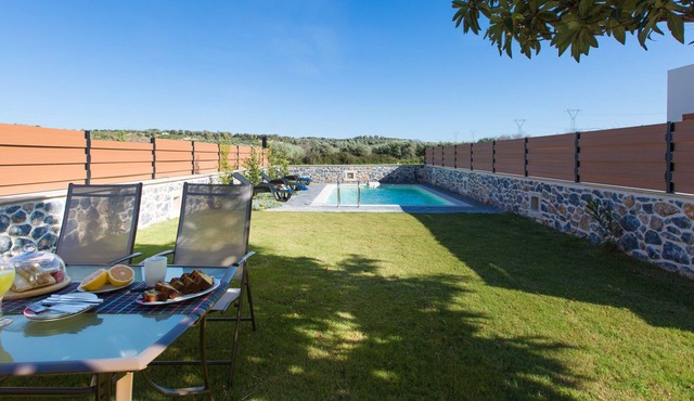 Villa Maria, Close to Sandy Beach & Amenities in Rethymno