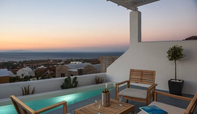 Villa Meloria, Divine Sea Views, Private Pool, Furnished Terrace, Finikia in Santorini