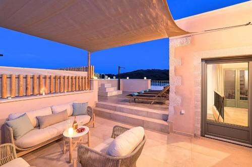 Villa Mirage Kournas Rooftop Sunset by Posarelli in Kournás