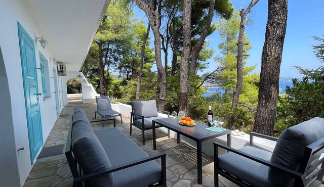 Villa Nova 2: Cozy 2-bedroom villa near Kanapitsa in Skiathos