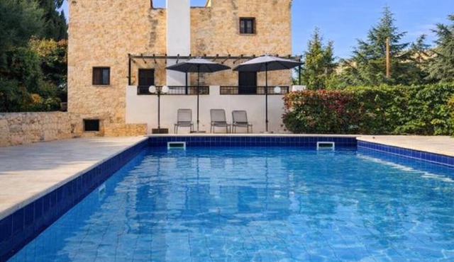 Villa Penelope Spacious Stone Villa in Douliana in Apokoronas