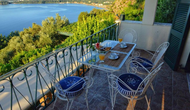 Villa Pergola Family - friendly in Πυργί