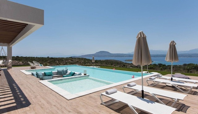Villa Philaea, Divine Sea Views, Private Infinity Pool, Furnished Terrace,. in Crete