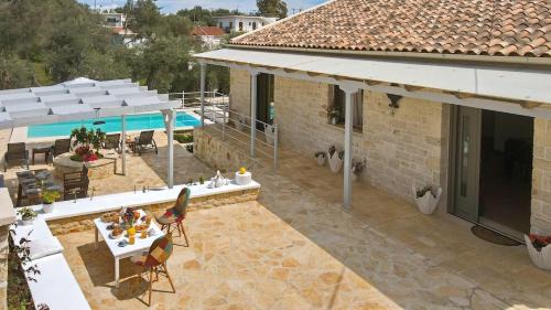 Villa Rei 3 Bedroom Villa with Pool in Vlachopoulátika