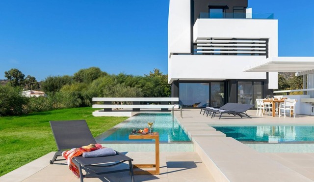 Villa Ritsos - Three Bedroom Villa, Sleeps 7 in Rhodes