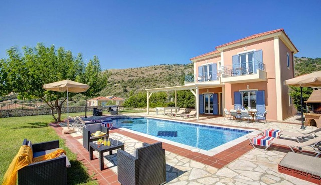 Villa Skala Bayview by Villa Plus in Spathíon