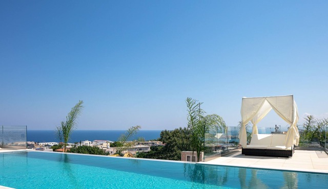 Villa Sorin - stunning views, hot tub, 50m2 pool, walking distance to shops! in Rethymno