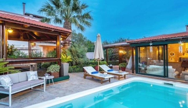 Villa Stachy & Elia with Heated Pool, by Estia in Malevizi