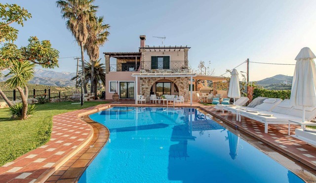 Villa Trouli - Three Bedroom Villa, Sleeps 6 in Crete