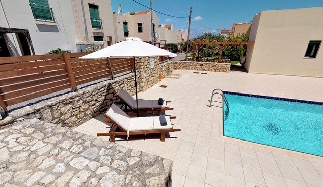 Villa Vasia. Two comfortable villas, with private swimming pool. in Ασπρουλιάνοι