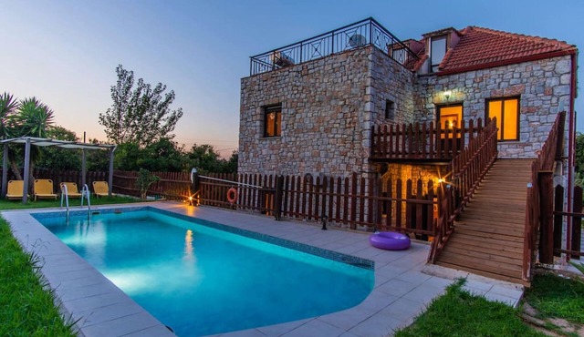 Villa Vicina - In Platanias and 4min by the beach in Agia