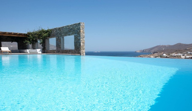 Villa Victoria! - Six Bedroom Villa, Sleeps 10 in Ftelia