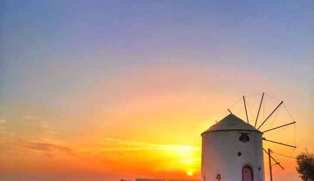 Villa with air conditioning, private jacuzzi and 360° panoramic view in Pyrgos Kallistis