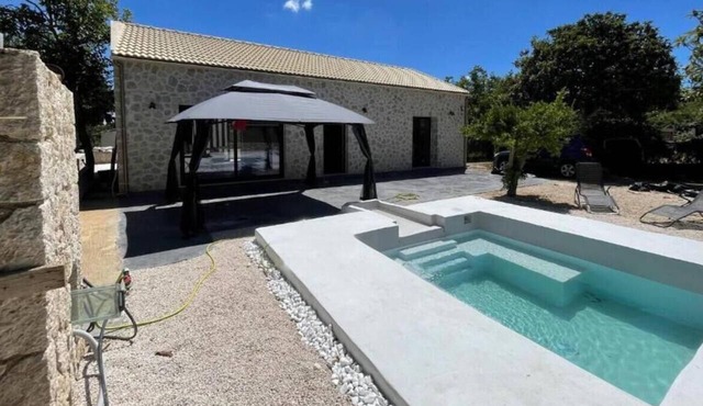 Villa with pool in Pelekas near the beach in Pelekas