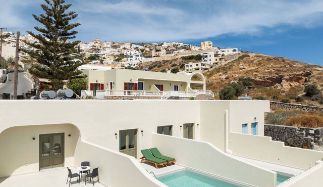 Villa with sea-view and private pool in Exo Gonia