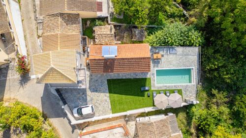 Village Duo Retreat in Antipernoí